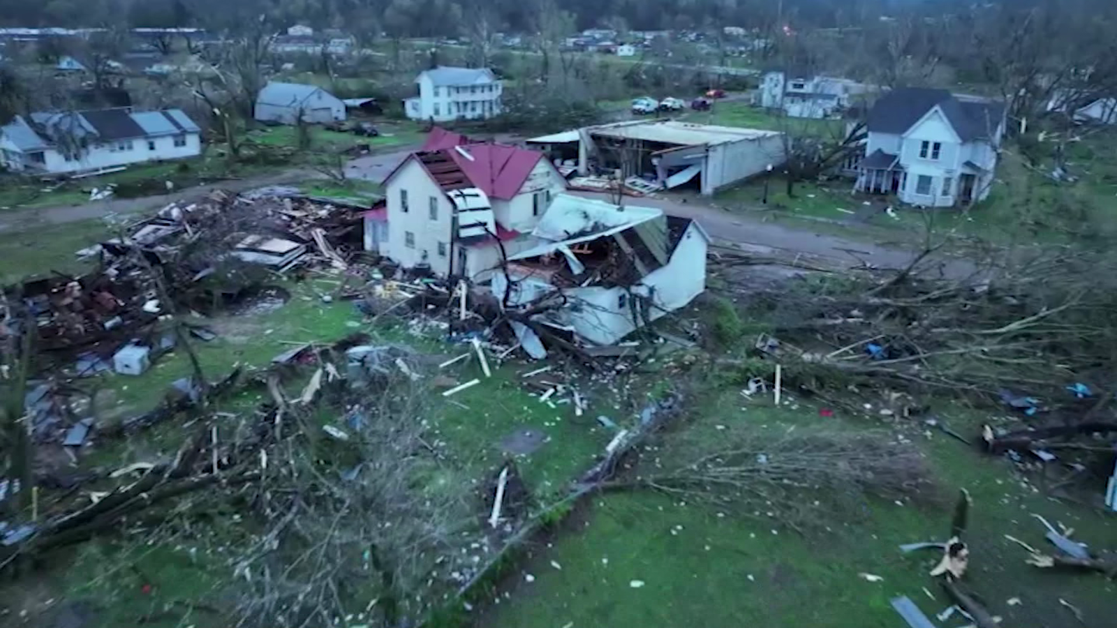 Tormentas provocan fuertes vientos y amenaza de tornados en el sur de Estados Unidos