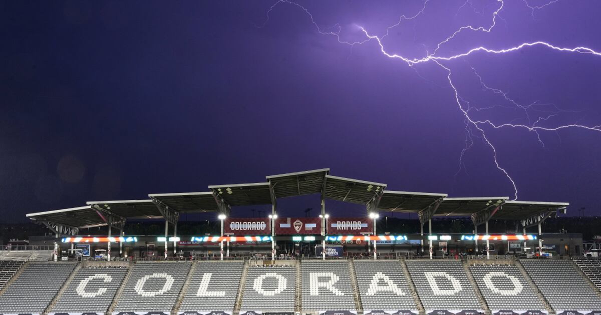 Granizo, lluvia e inundaciones azotan el centro de Colorado