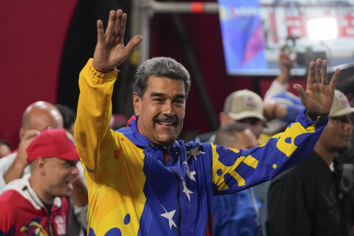 Autoridad electoral venezolana declara ganador a Maduro; la oposición denuncia irregularidades