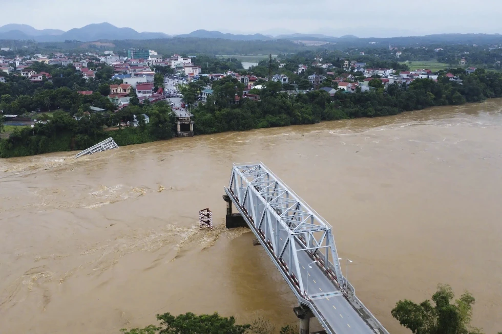 Suben a 199 los muertos en Vietnam por las inundaciones y deslaves al paso del tifón Yagi