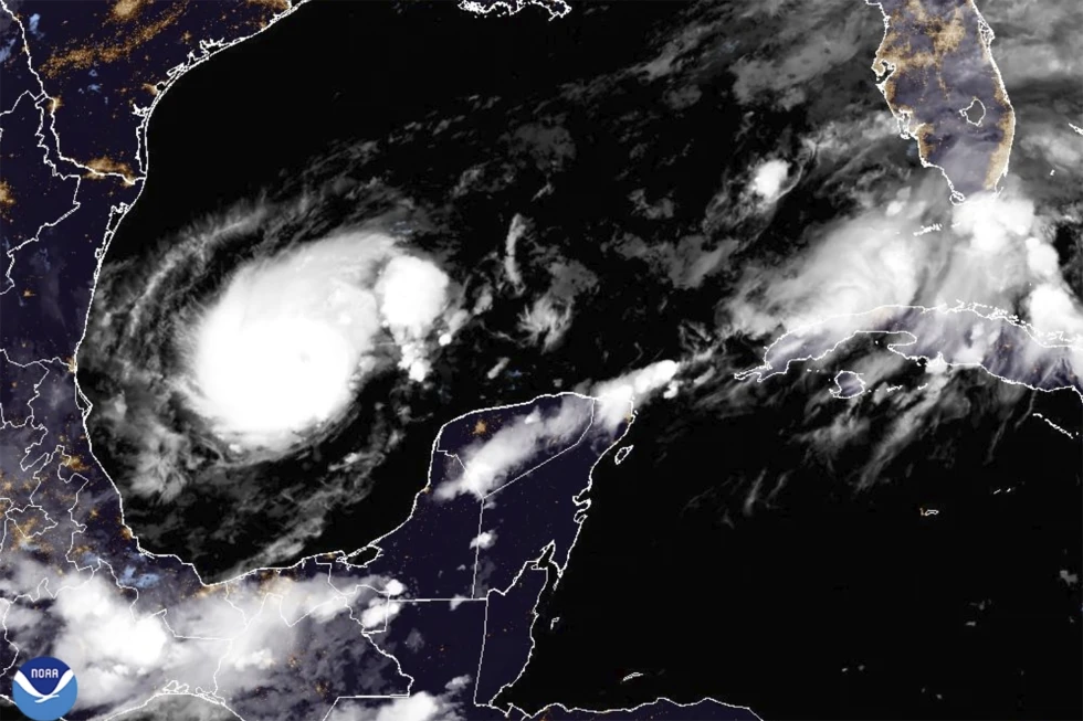 Milton alcanza categoría 3 mientras Florida prepara evacuaciones masivas