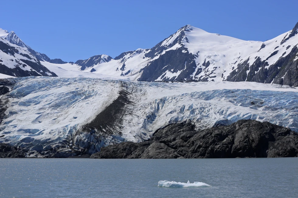 Avalancha entierra a por lo menos 3 esquiadores cerca de Anchorage, informan autoridades de Alaska