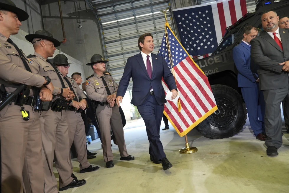 DeSantis y el ICE elogian récord de 1.120 arrestos de inmigrantes ilegales en una semana