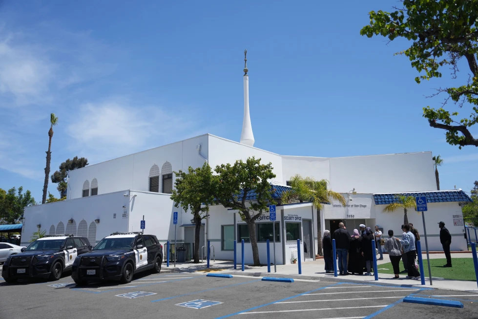 Acusan de asesinato a adolescente que transmitió en vivo tiroteo en mezquita de San Diego